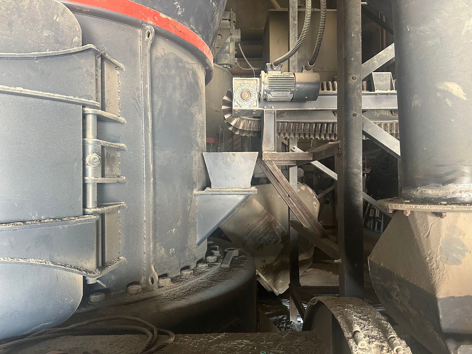 Calcium oxide Raymond mill